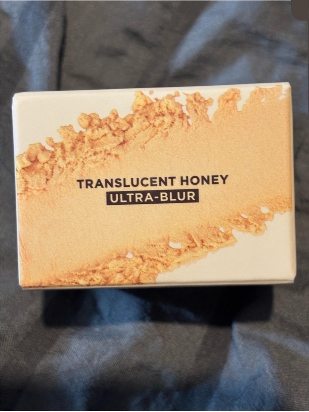 Laura Mercier Translucent Honey Loose Setting Powder - Ultra-Blur . .21 oz - Picture 2 of 4